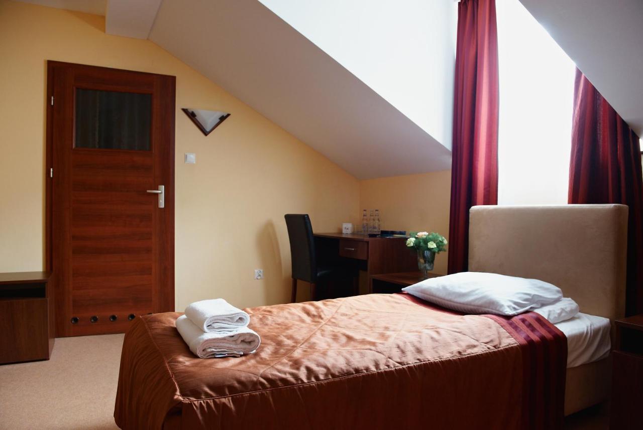 Hotel Marina Nielisz Kültér fotó