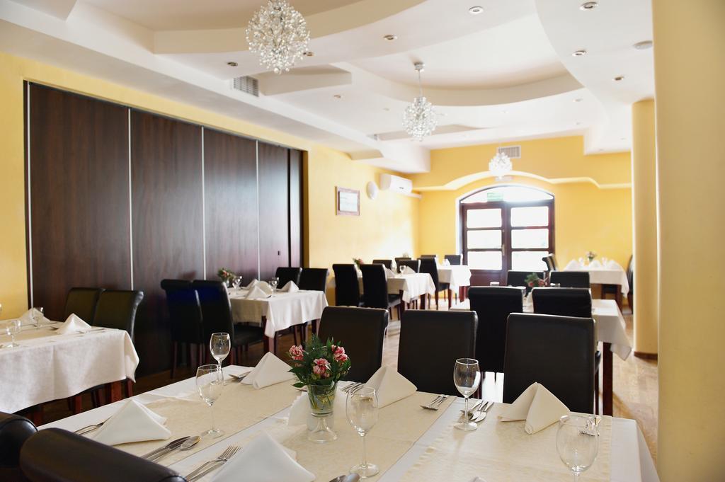 Hotel Marina Nielisz Kültér fotó